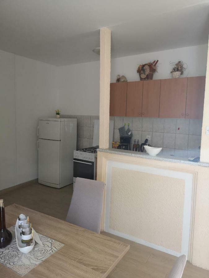 Apartments Milevcic Jelsa  Exterior foto