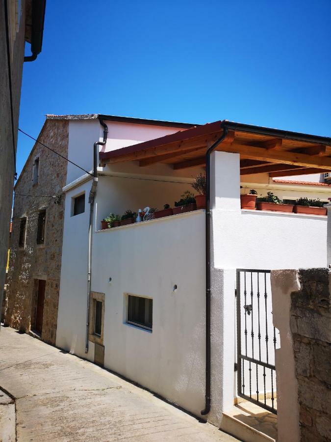 Apartments Milevcic Jelsa  Exterior foto